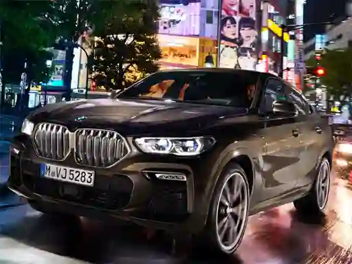 BMW X6 M50I — безплатна онлайн игра