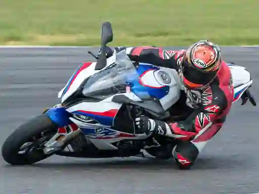 BMW S1000RR — безплатна онлайн игра