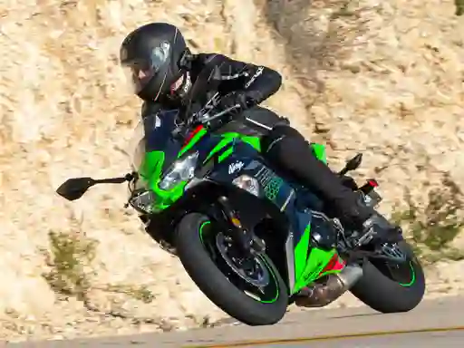 Kawasaki Ninja 650 — безплатна онлайн игра