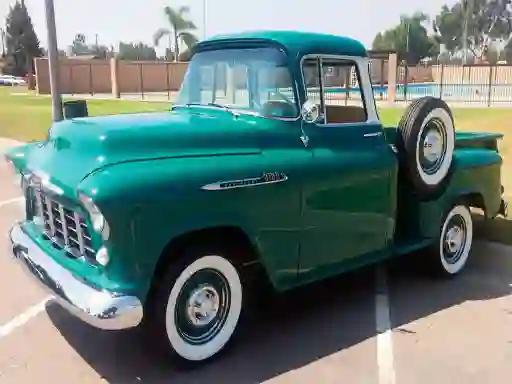 Classic Trucks Puzzle — безплатна онлайн игра