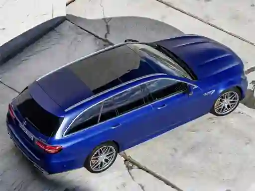 Mercedes Benz E63 Amg Estate Slide — безплатна онлайн игра