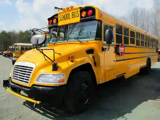 School Buses Puzzle — безплатна онлайн игра