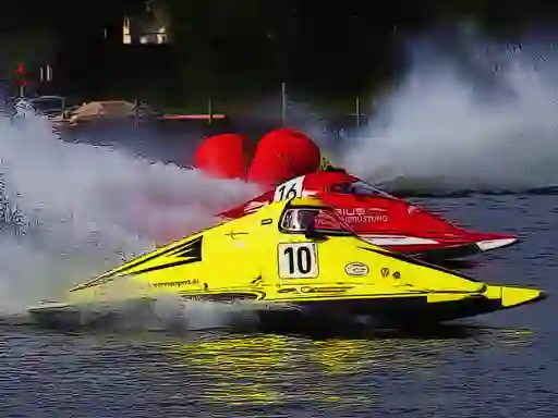 Motor Racing Boat — безплатна онлайн игра