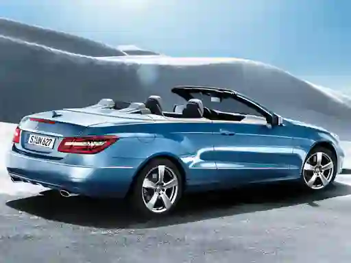 Cabriolet Roadster Puzzle — безплатна онлайн игра